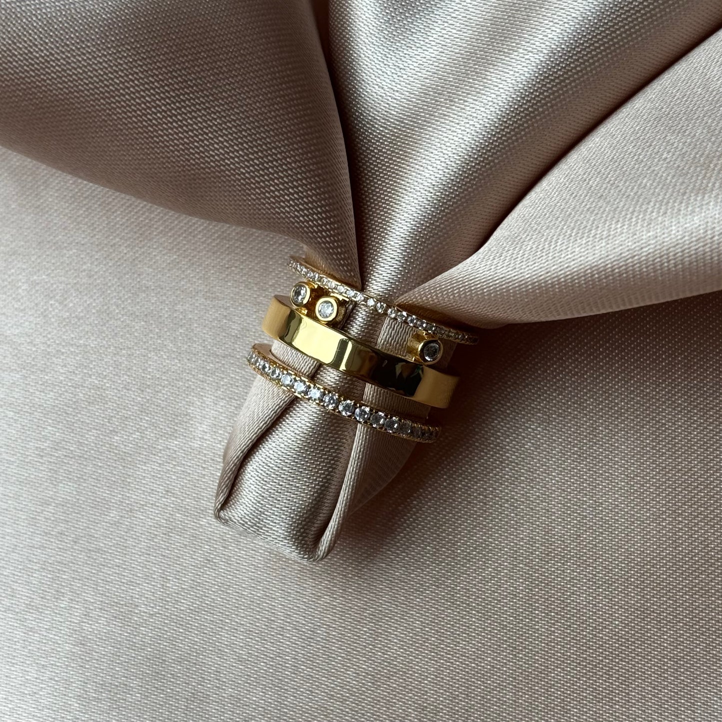 Joli Pavé Ring