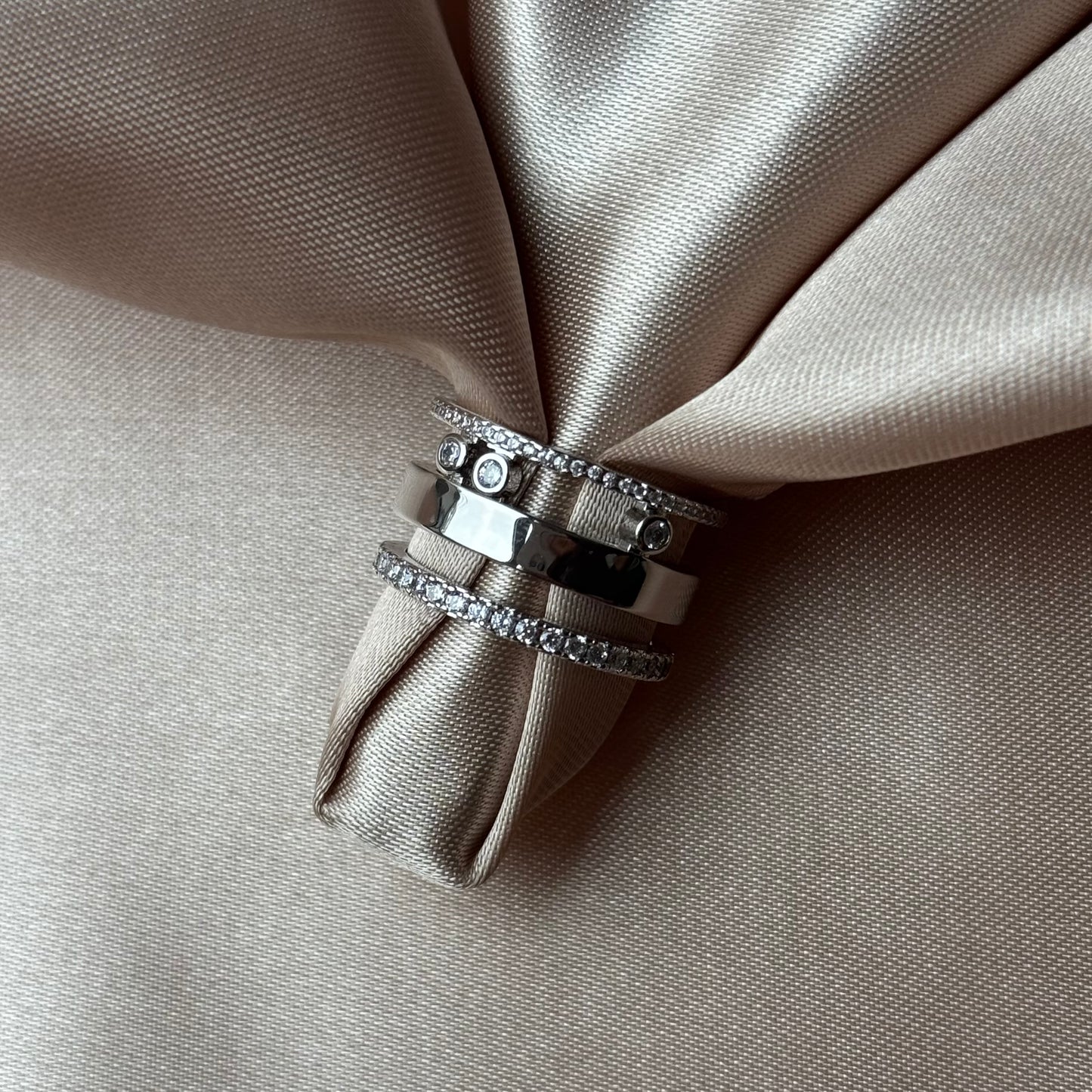 Joli Pavé Ring