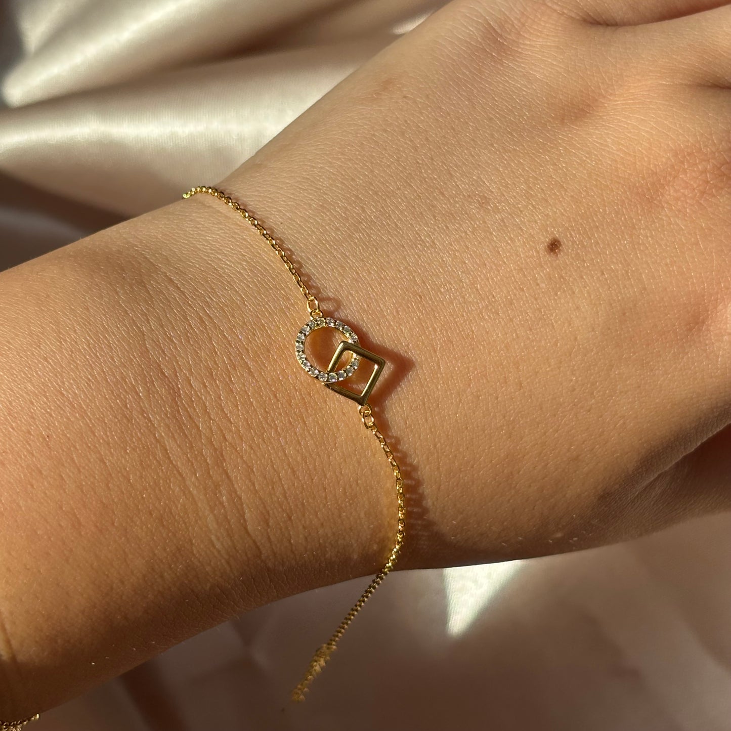 Shiny Armband